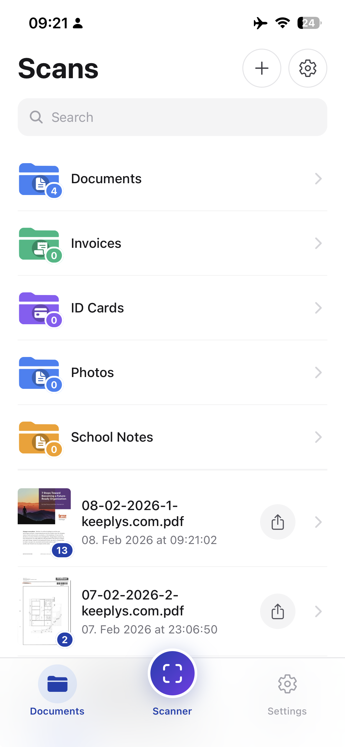Keeplys app screenshot showing document scanning and organization features